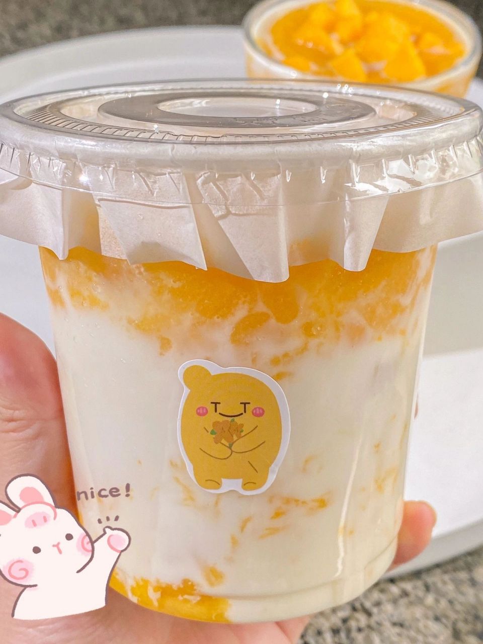 今天给大家分享一款夏日新品97芒果椰椰 浓郁的芒果香配05椰奶香