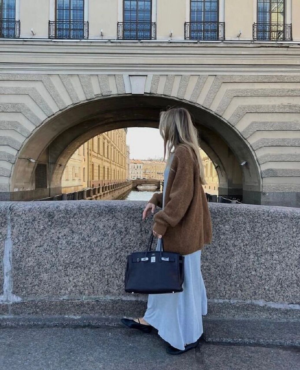 00破破烂烂的随意感才是爱马仕的精髓吧 牛仔裤大毛衣小背心样样可