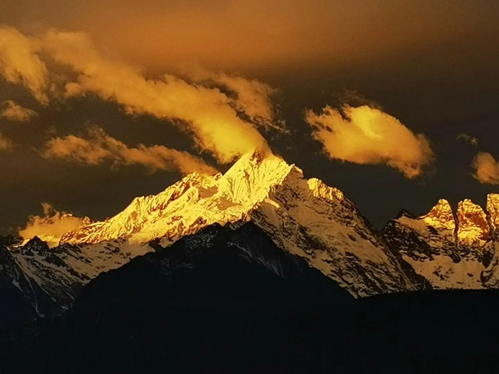 梅里雪山日照金山!最佳时间(十月到五月)!