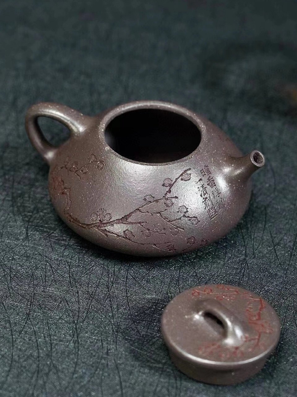 紫砂壶壶型 之 心舟石瓢 晚清时期,紫砂艺术到达了一个非常成熟的阶段