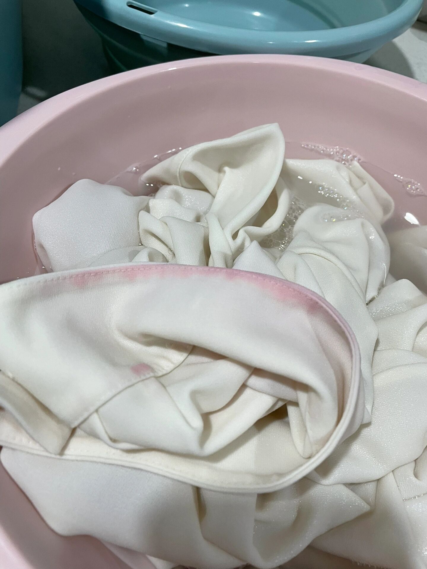 白衣服染成红的了怎么办