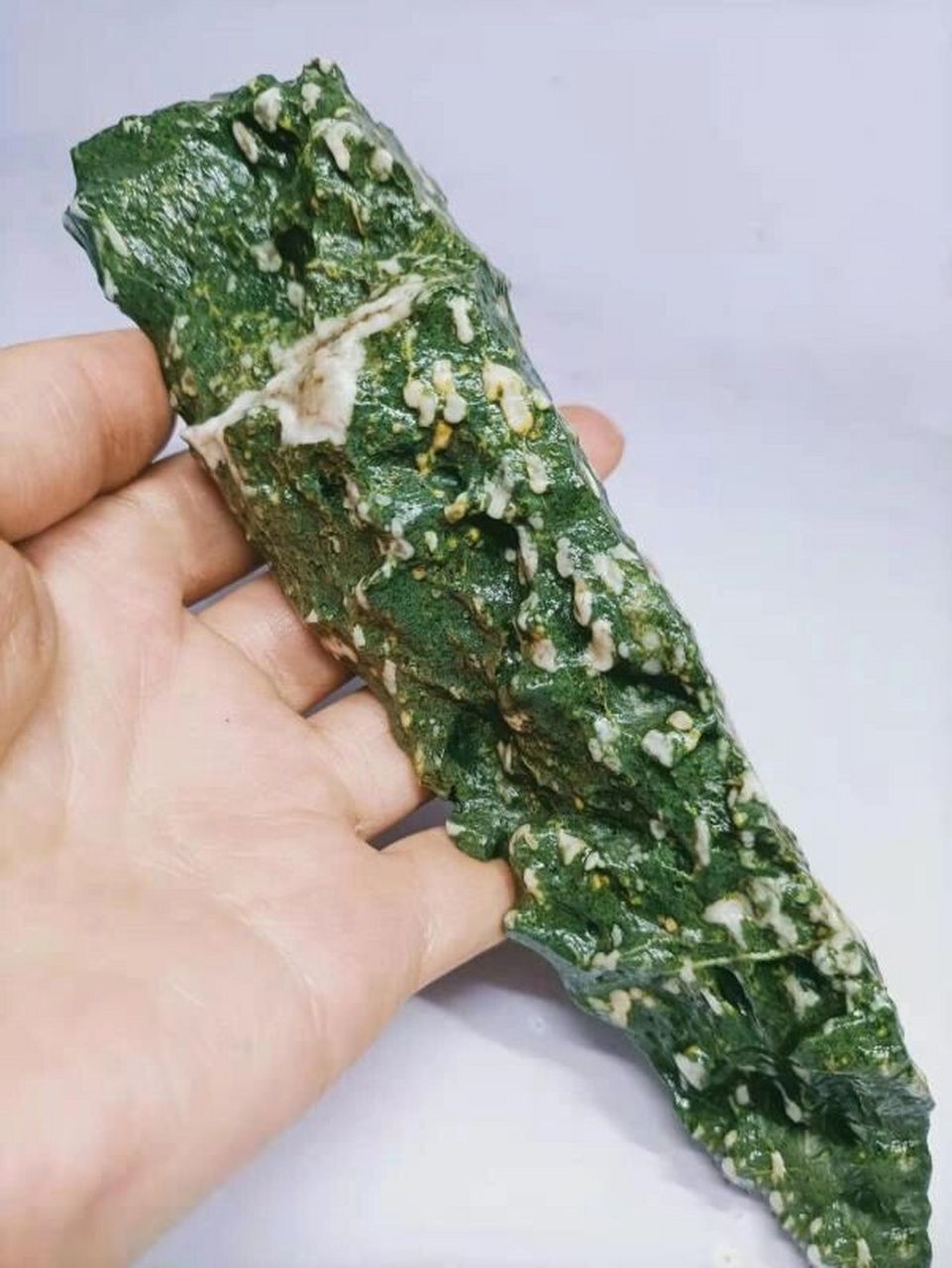 绿泥石 绿泥石(chlorite)化学式子y3(oh)2·y3(oh)6,一种特殊的2:1型
