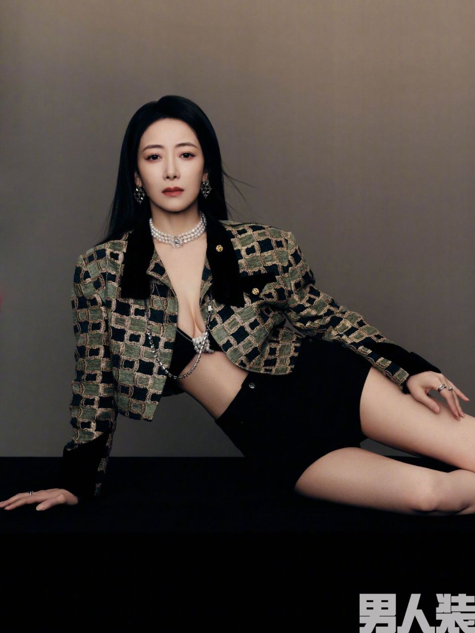 陈紫函男人装大片 | 明星植入 陈紫函 的快乐,似乎只能从三样东西中