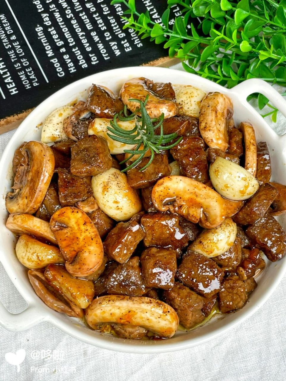 💯嫩滑入味的蒜香口蘑牛肉粒!巨好吃～ 这可能是牛肉最好吃的做法了