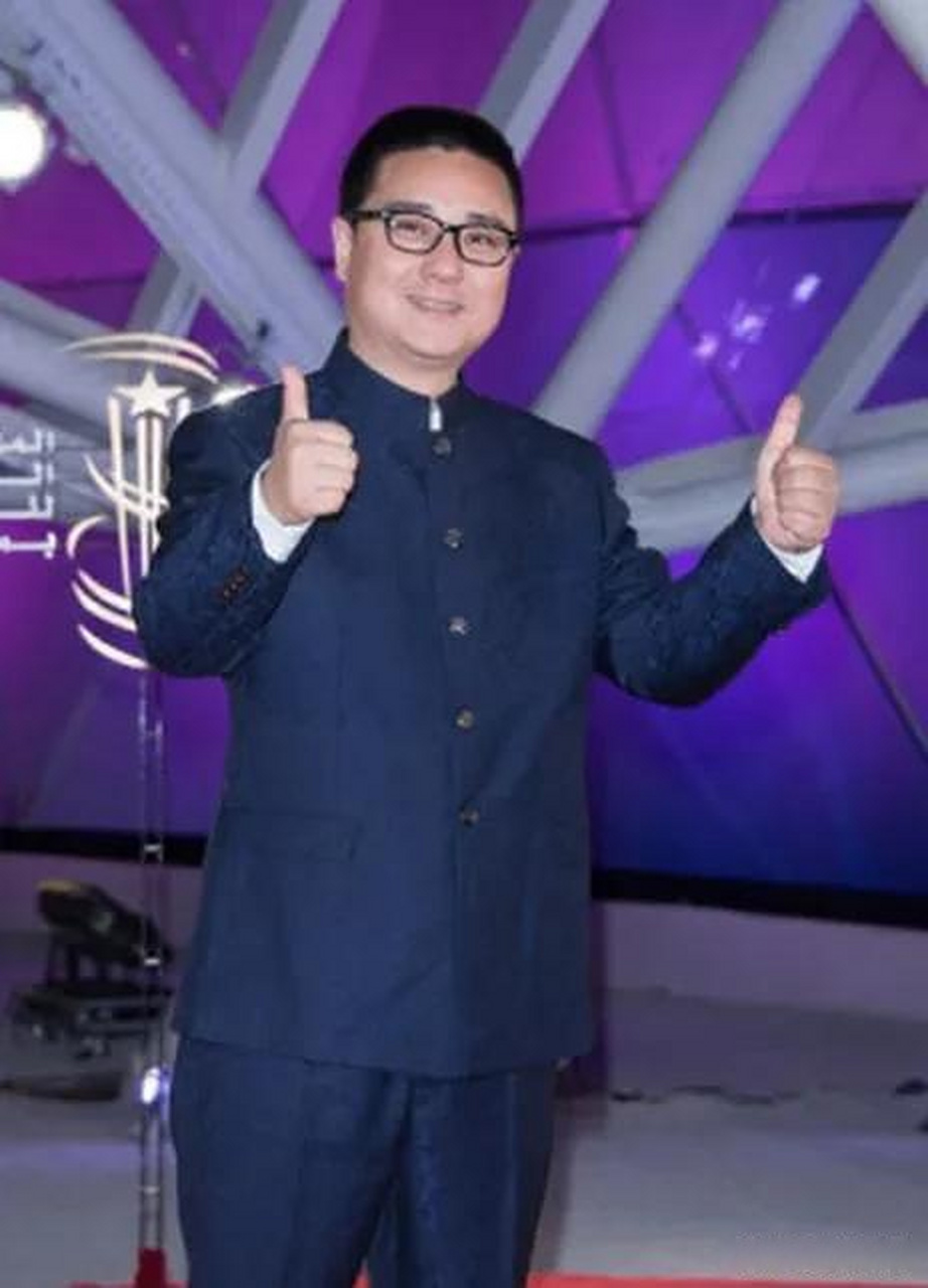 我们盐城射阳的大导演,臧溪川,原名臧启武,1976年2月出生于江苏省盐城