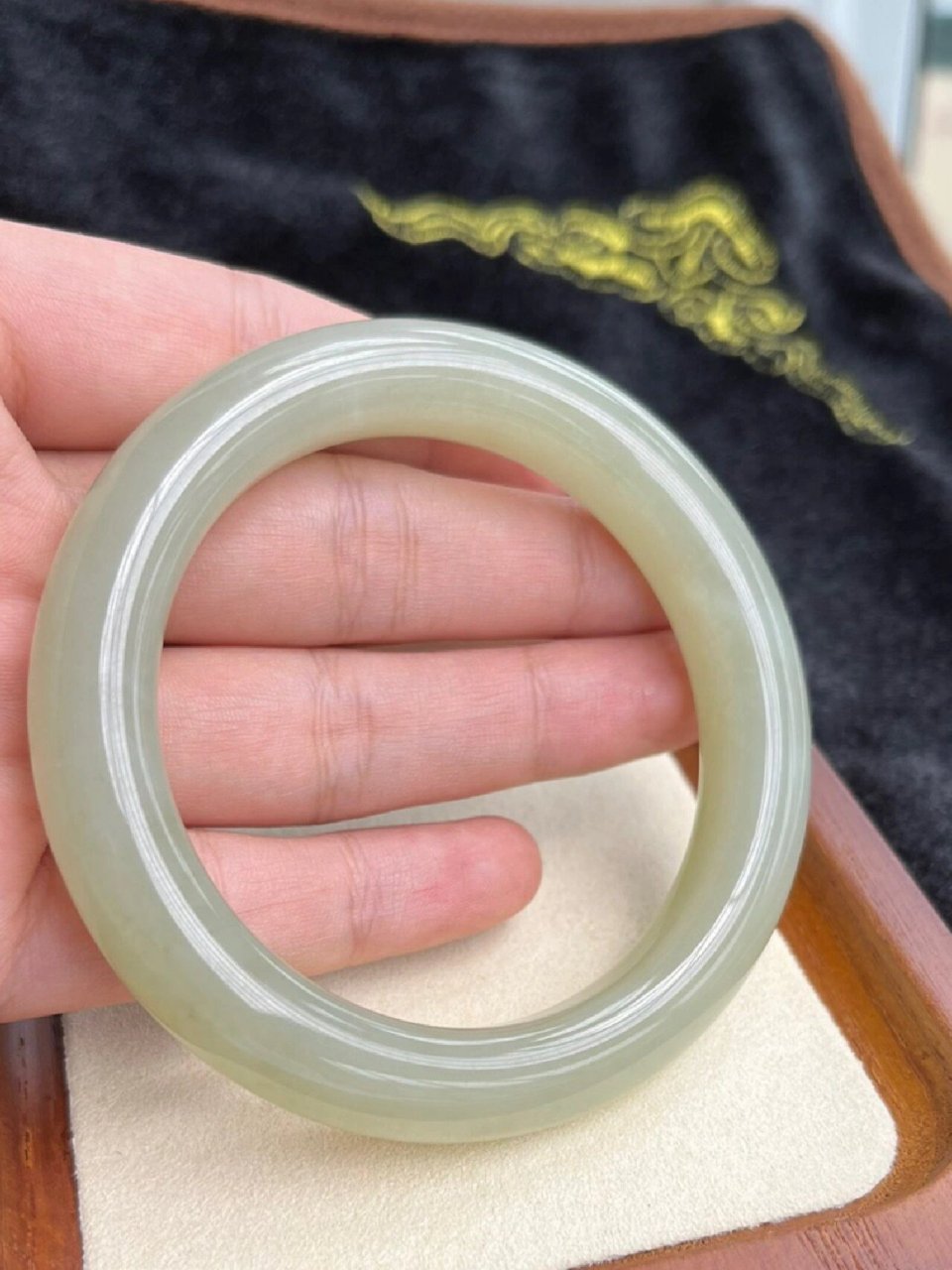 和田玉青海料晴水手镯 和田玉青海料晴水手镯 圈口55×11.