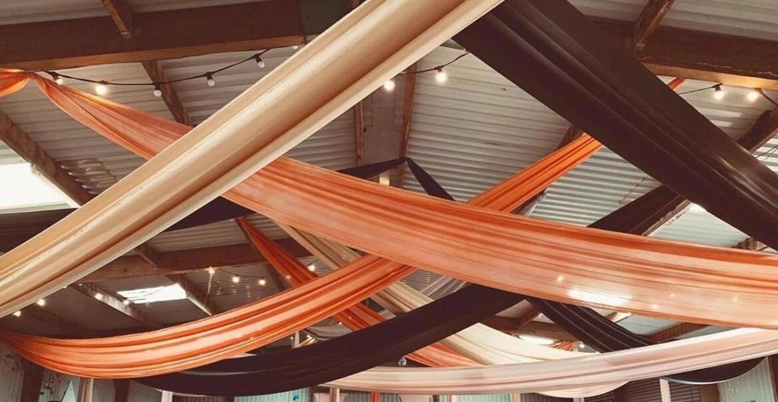 婚礼灵感分享|布幔吊顶合集