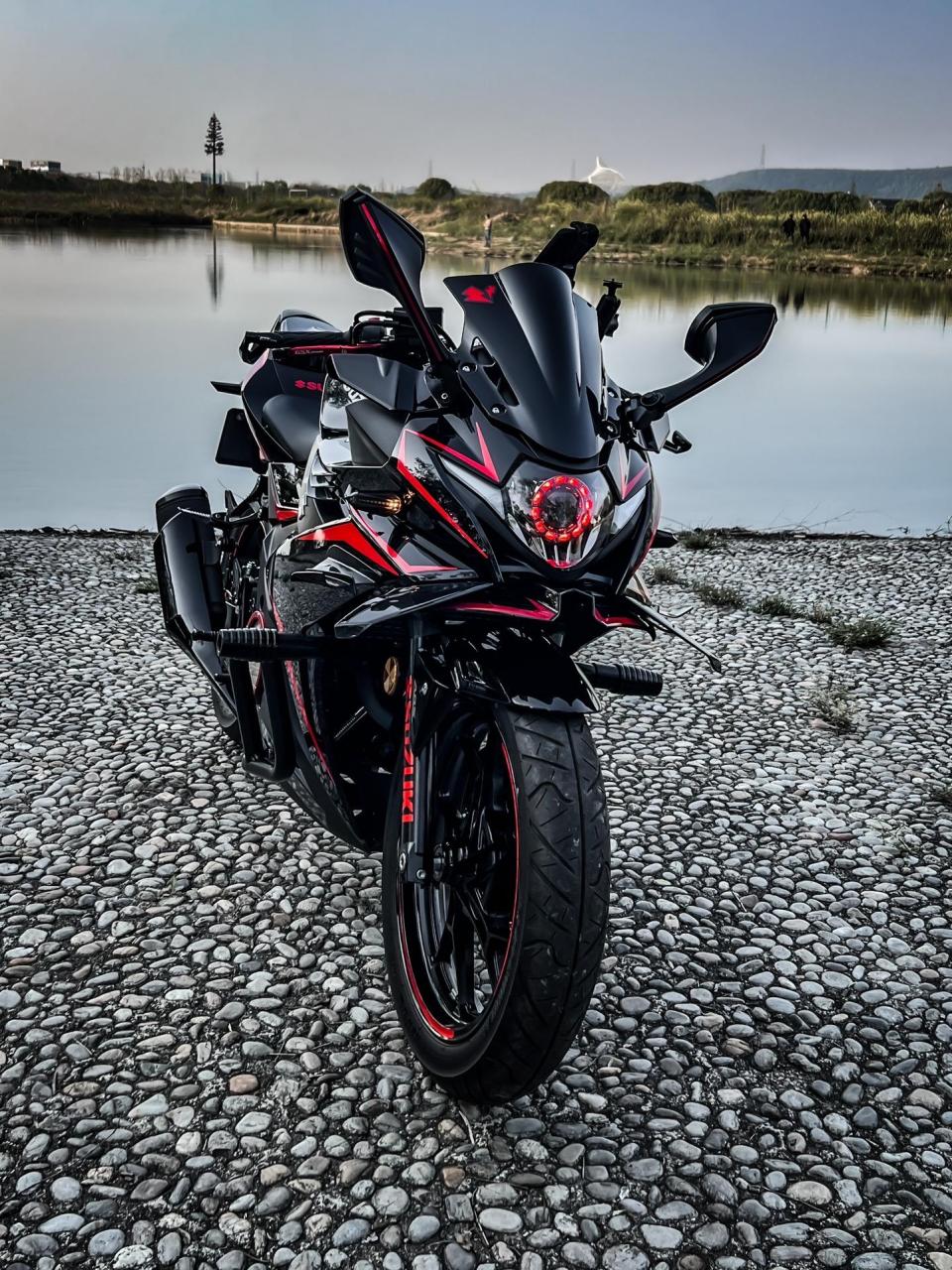 唯有改装车让你快乐#铃木gsx250r #摩托车 #机车 #改装 #黑武士