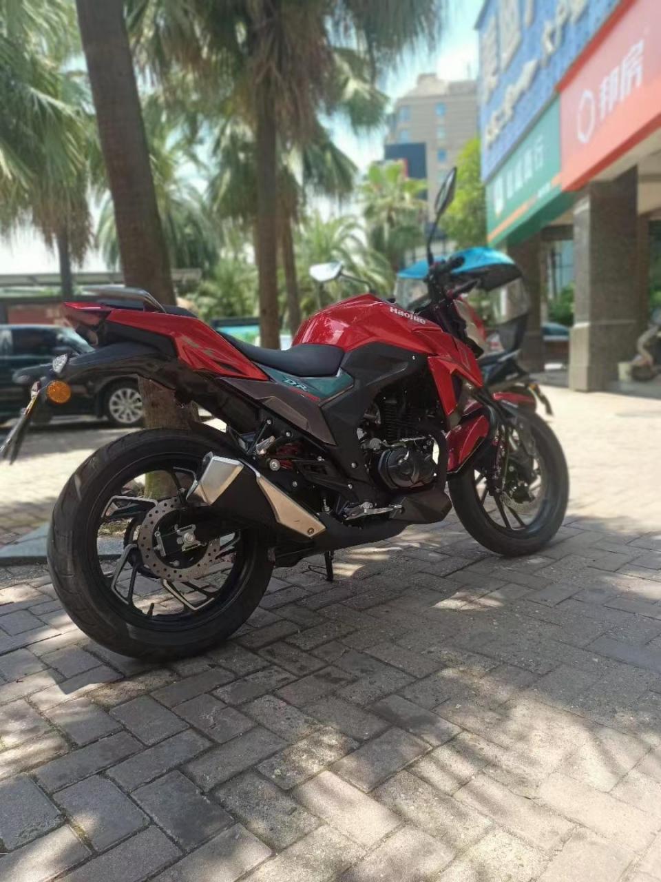 家有一辆豪爵dr160s摩托车 新车落地将近15000 实表公里数1600   无倒