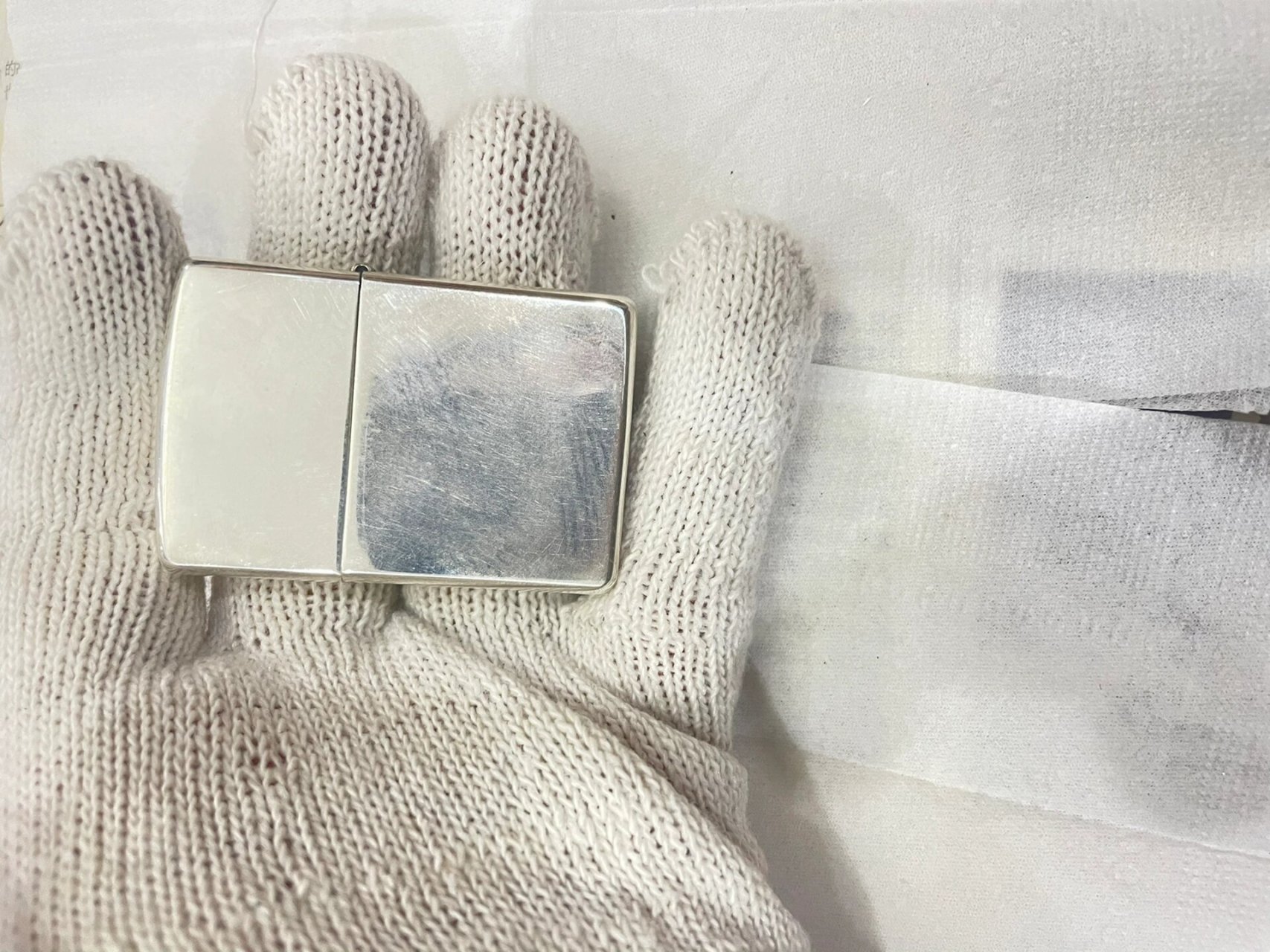 zippo,纯银 上图是02年纯银,底刻带sterling纯银标签,没带的就是镀银.