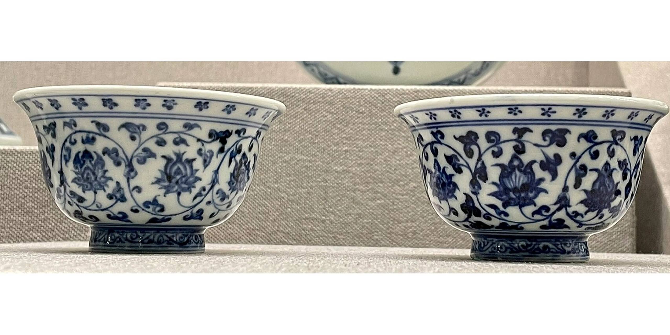 永乐青花压手杯 永乐青花压手杯是明代瓷器中可与文献相互印证的一种