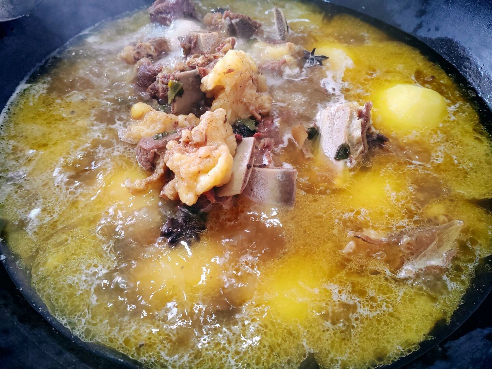 铁锅牛排炖土豆,那味道绝了!