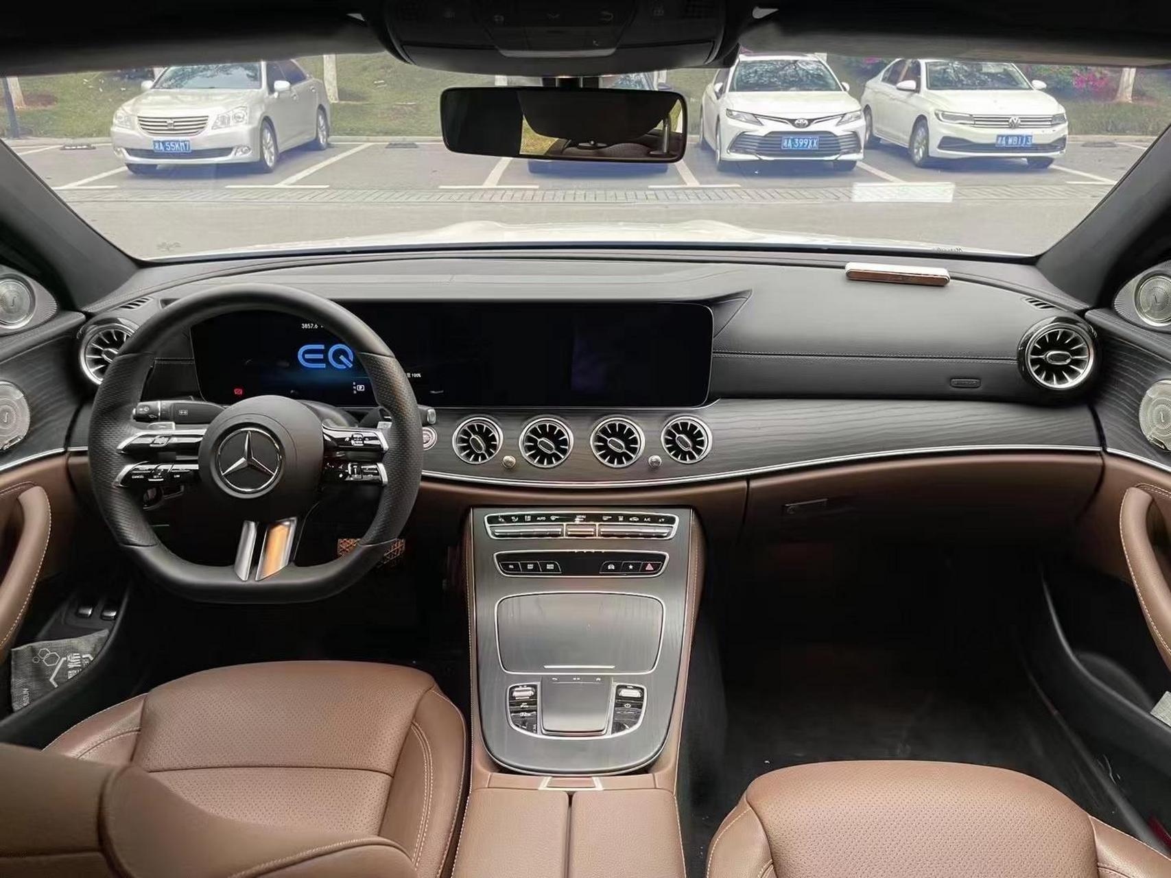 奔驰e350el插电式混合动力轿车!新车指导价52.19万!大标白粽!