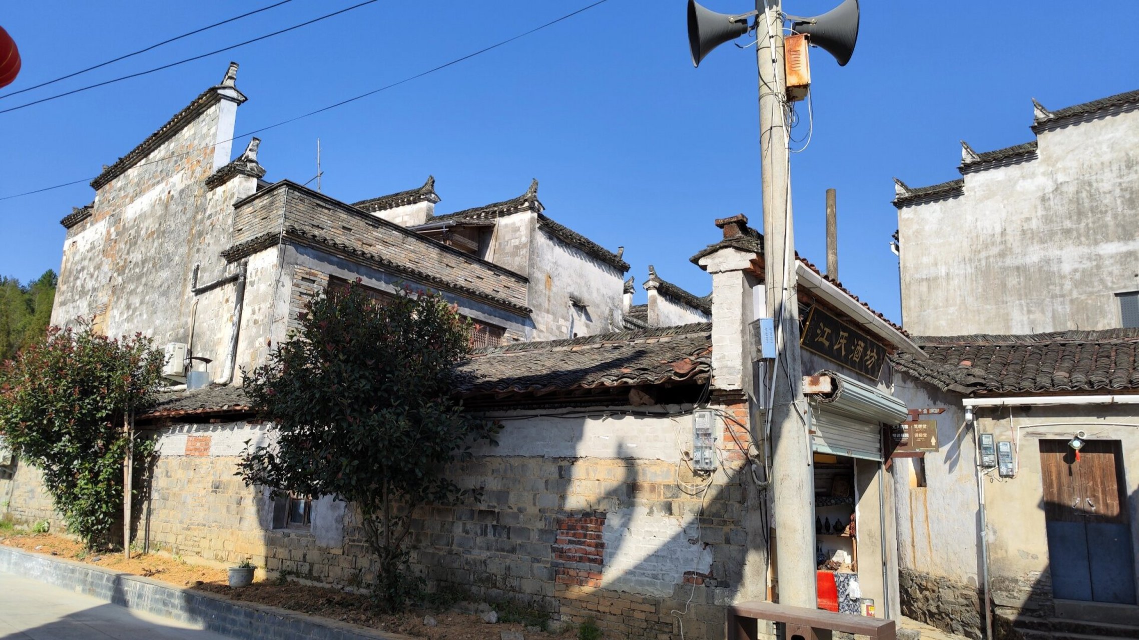 江西婺源:延村古村落 ☆一般思溪延村为一个风景区,实为两个村落,思溪