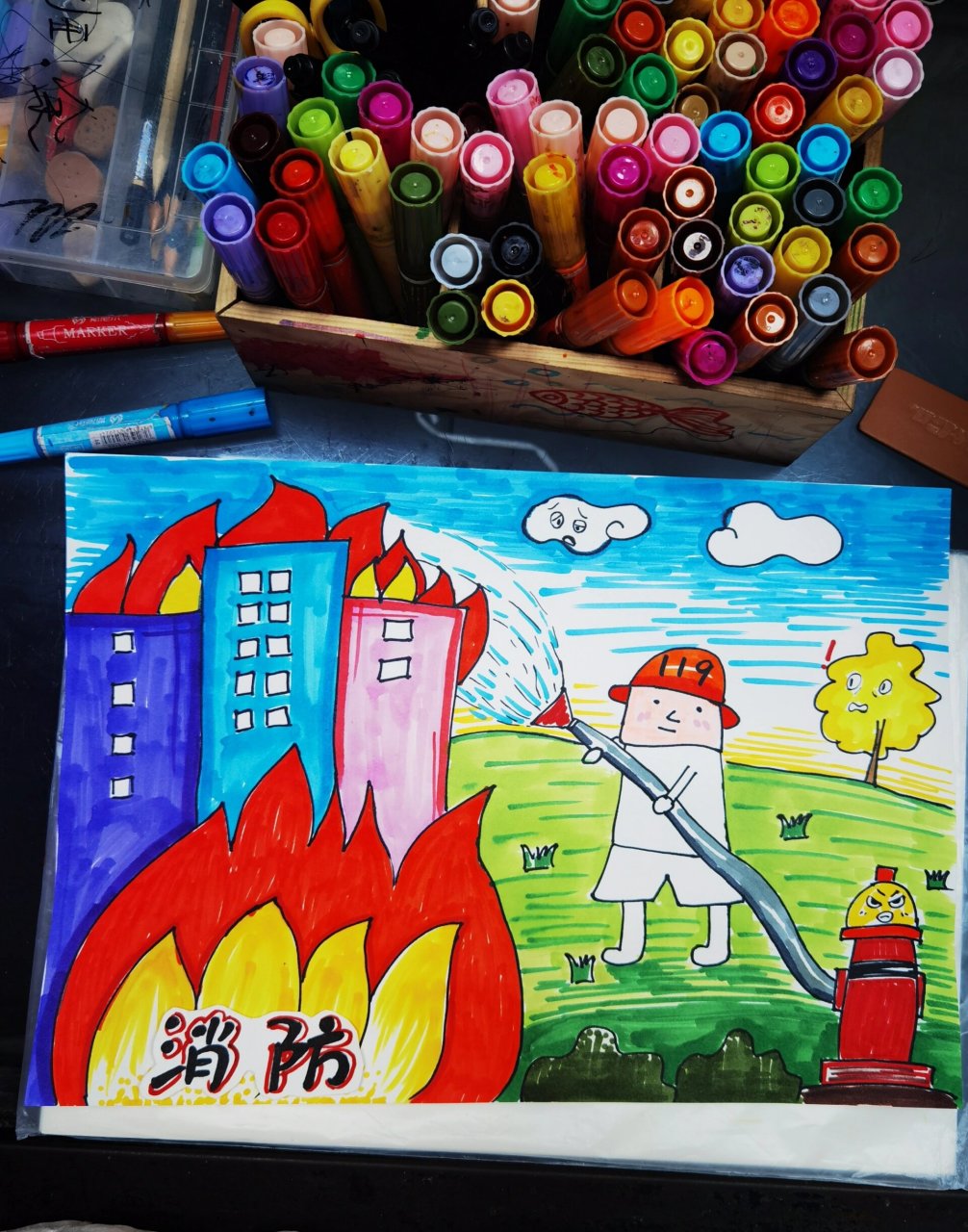 火灾简笔画(5-8岁) 上色后和上色前都给大家上传啦!