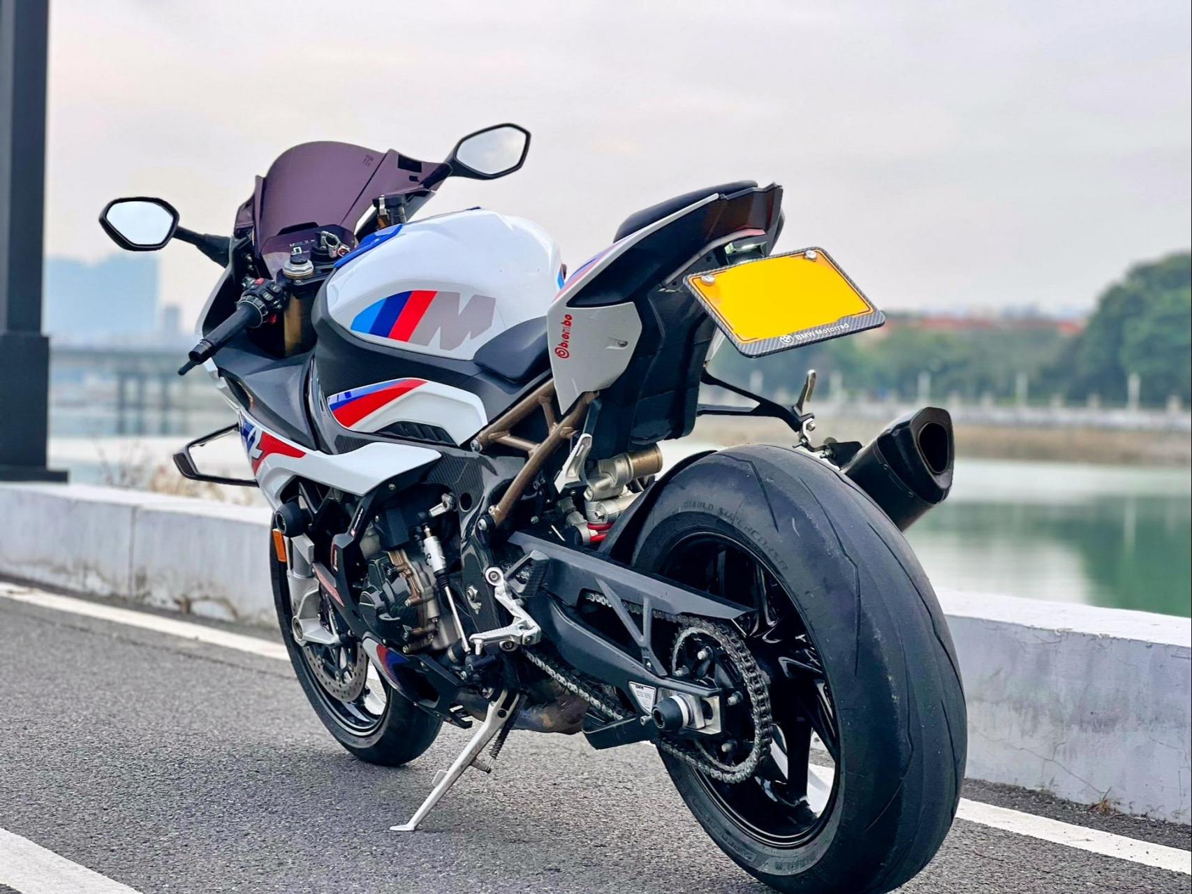 【车型名称】宝马s1000rr m小贸 【车款年份】2020年 【行驶里程】