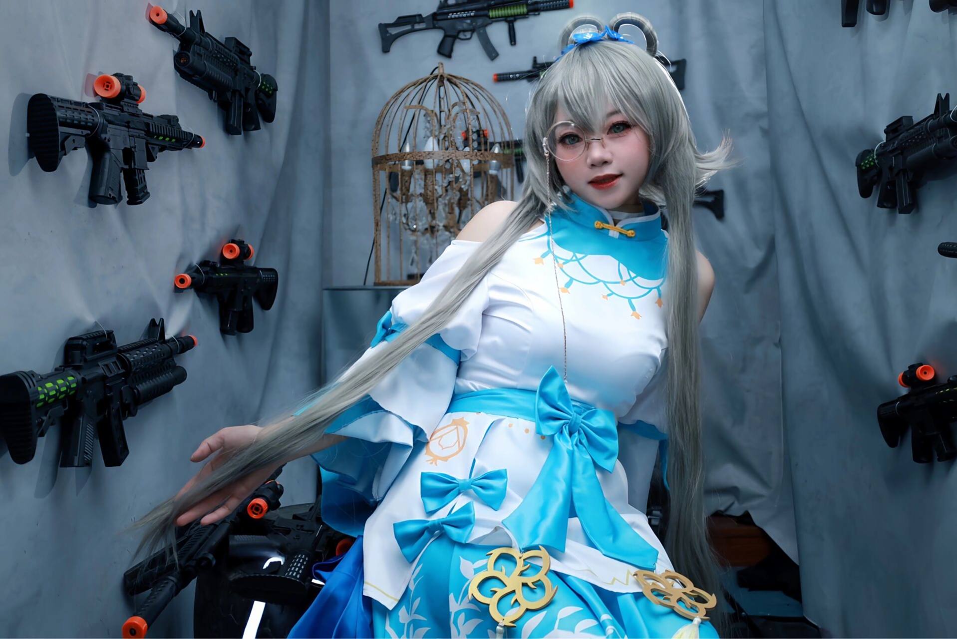 和平精英洛天依cos       横版图集更新下哦.