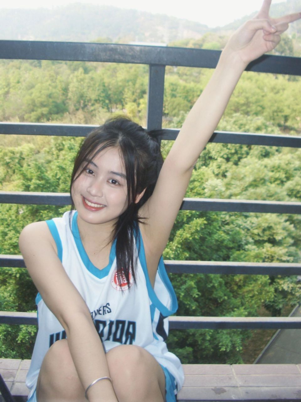 女篮选手 我有二头肌哟94曾经体育生说好一起练游泳却偷偷跑去学了