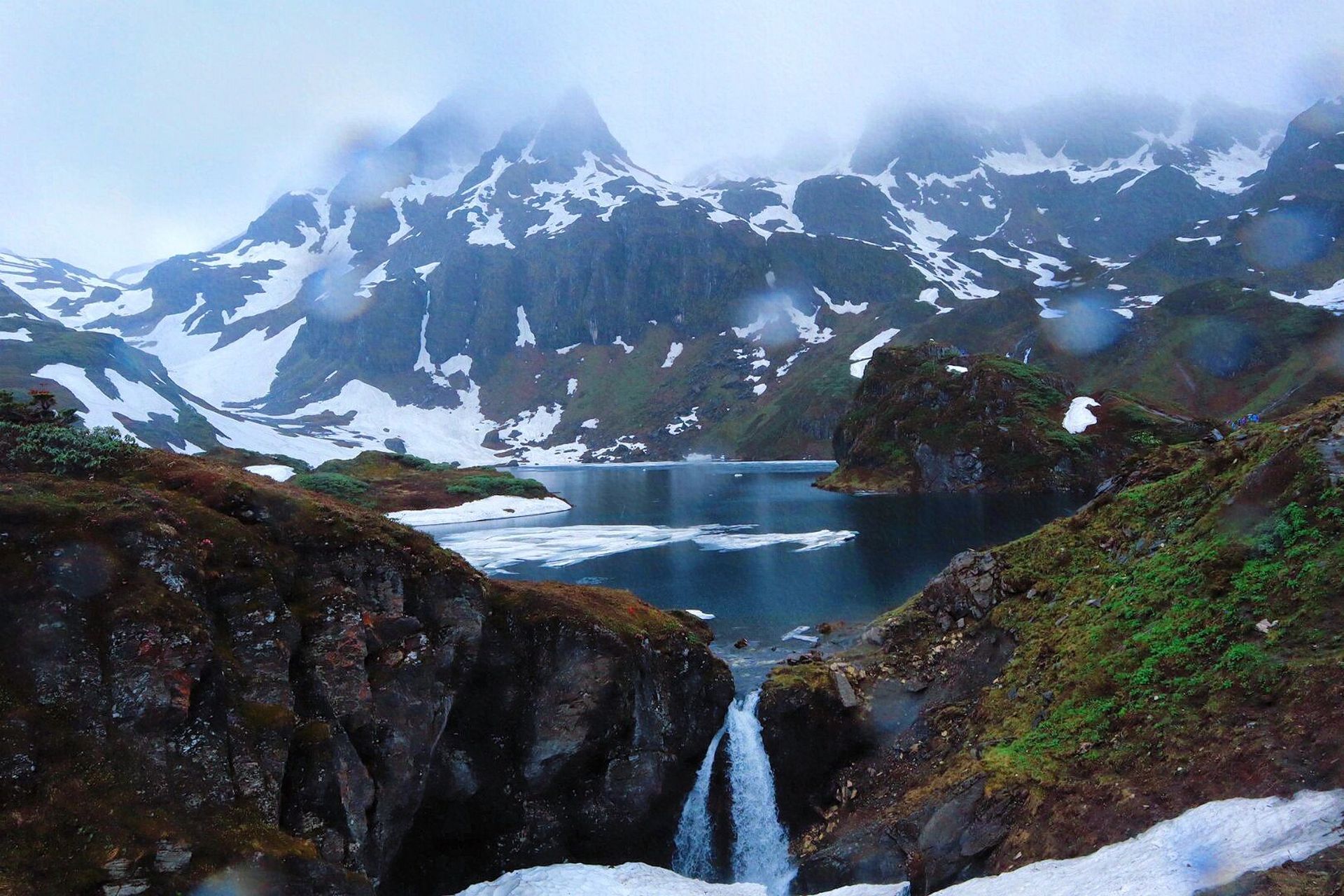 南极洛9015风景绝美的无人秘境 定位:云南省迪庆藏族自治州维西阿