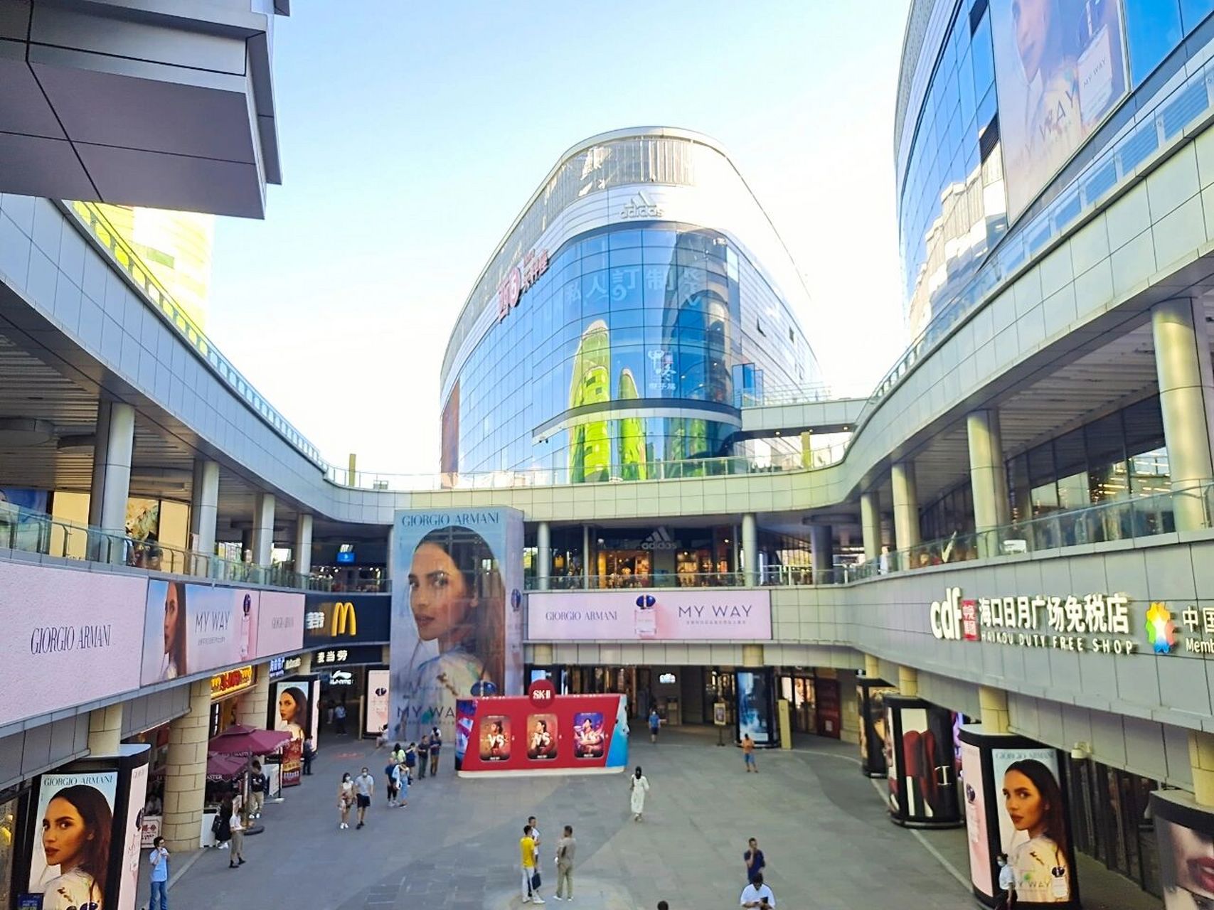 海口大型购物广场图片