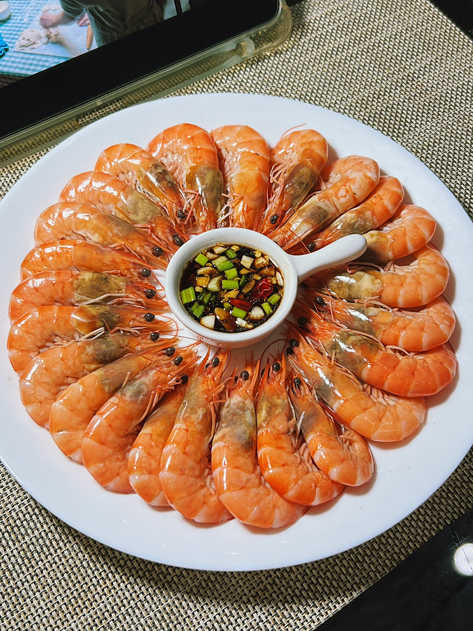 水开下锅即成的白灼虾 92菜谱:白灼虾 986993 大虾350克 71