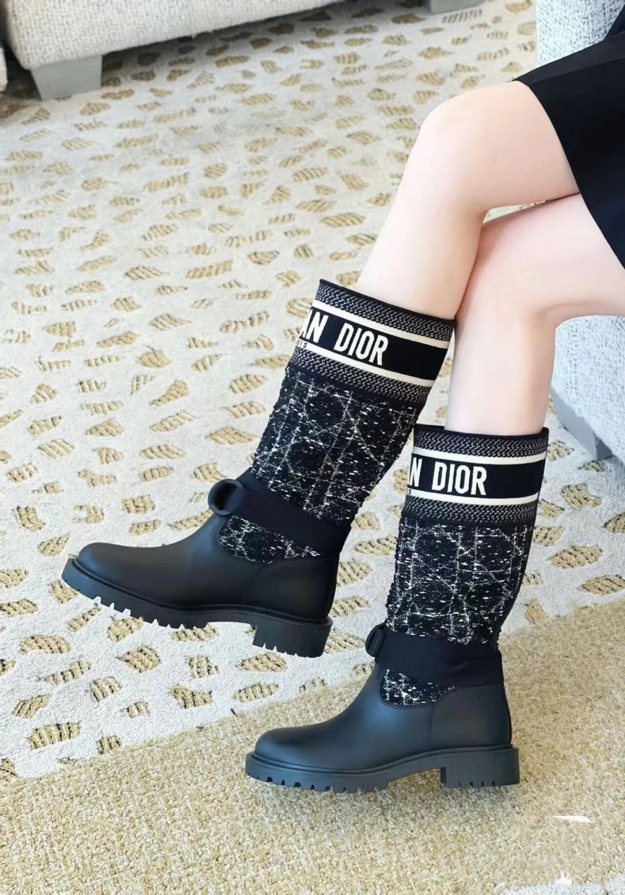 dior 新款筒靴95 冬日女性优雅魅力