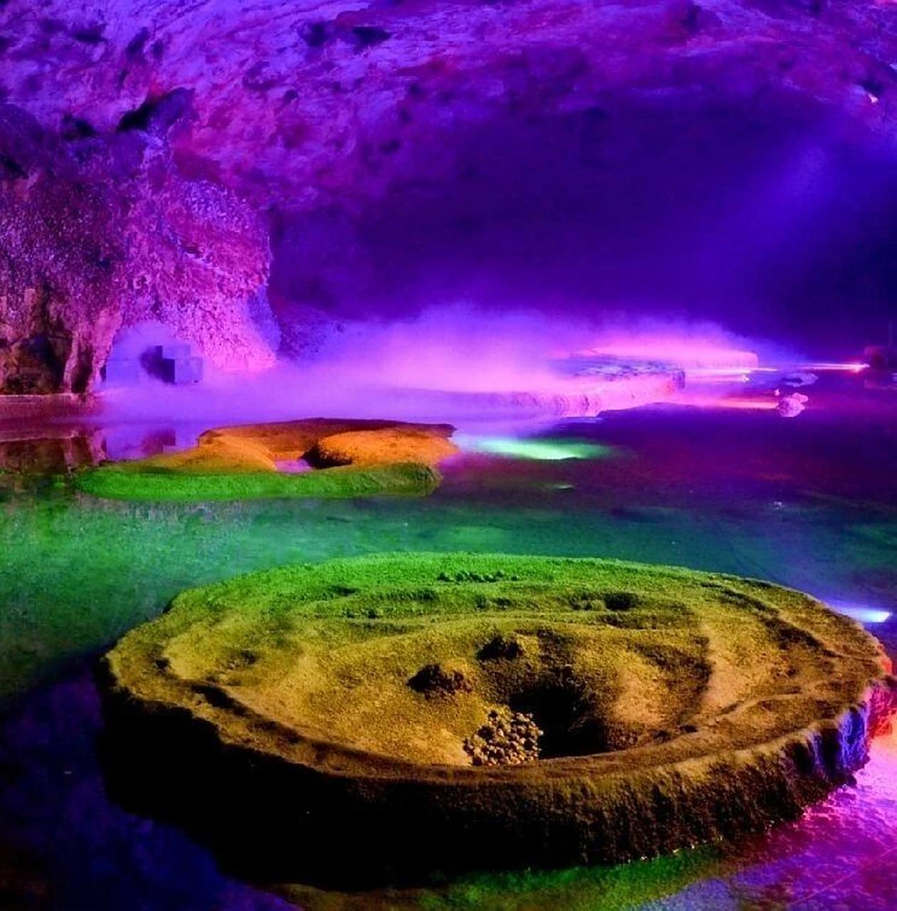 不重要,千万不要看 广西乐业罗妹莲花洞,神奇的喀斯特地貌,洞内乳石悬