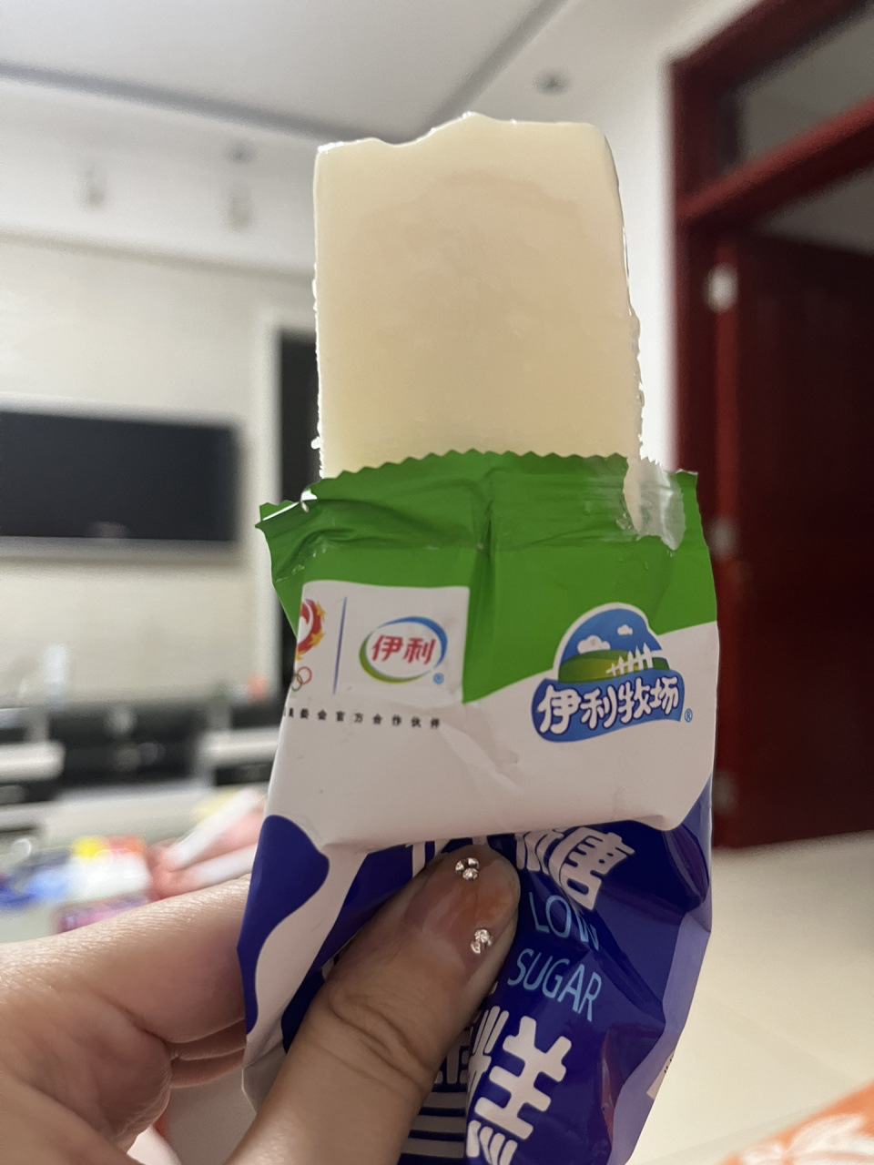 避雷伊利牧场低糖厚乳雪糕!