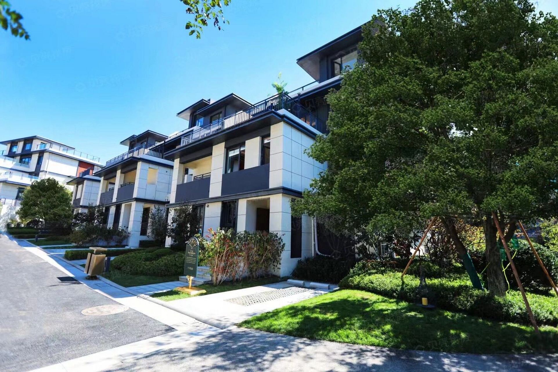 【抵债房】华发海景叠拼别墅 上叠 海景 三层都有露台 产权104平 实得