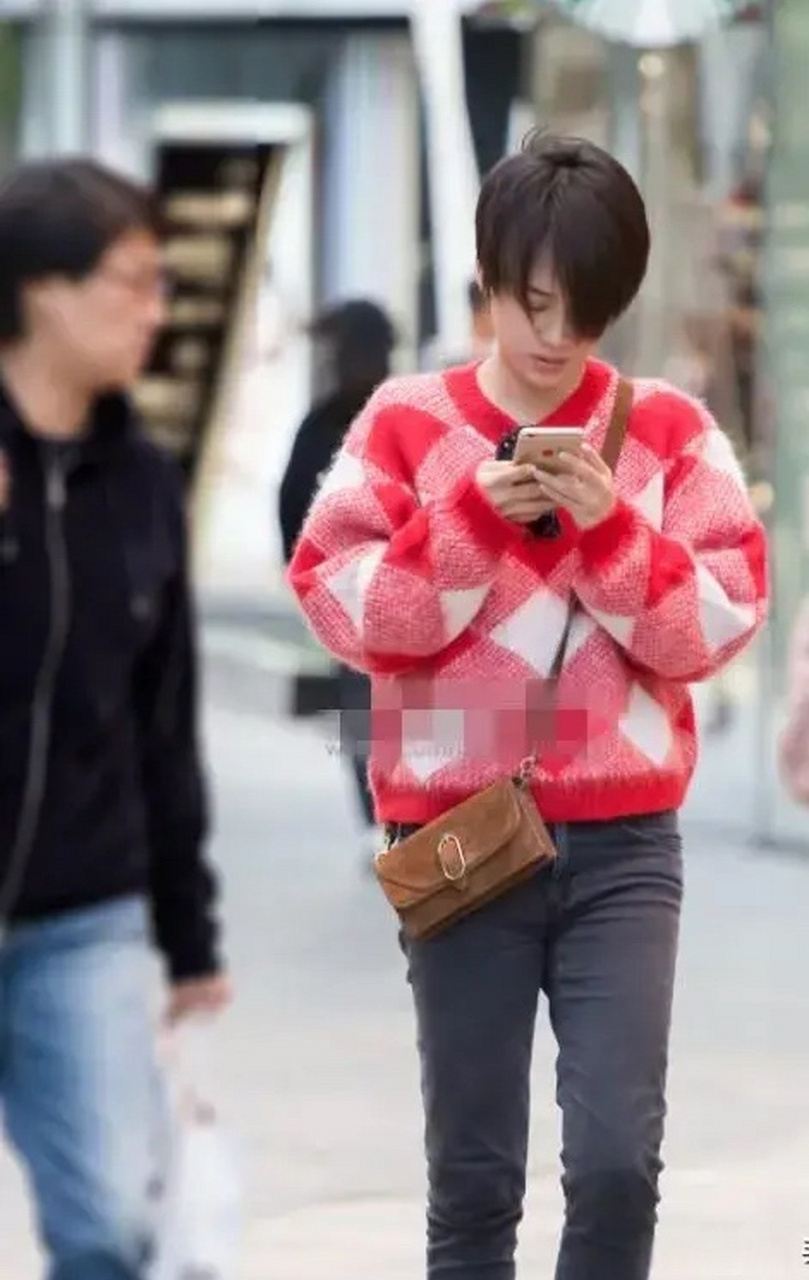 短发的马思纯好像袁咏仪啊[笑哭][笑哭]