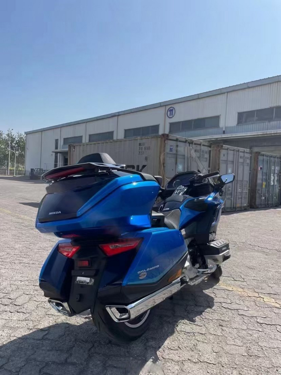 22款本田金翼1800 dct旅行版  蓝/黑,气囊版,现车……  整机配置:排量