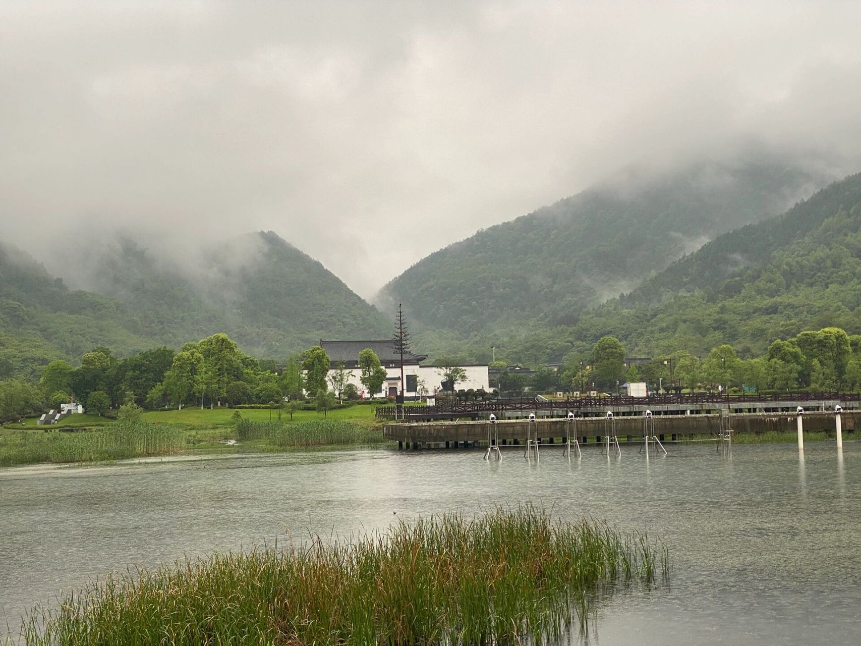 吃喝玩乐|江西德兴凤凰湖 落雨也要赏风景 凤凰湖和兴古街的商业还没