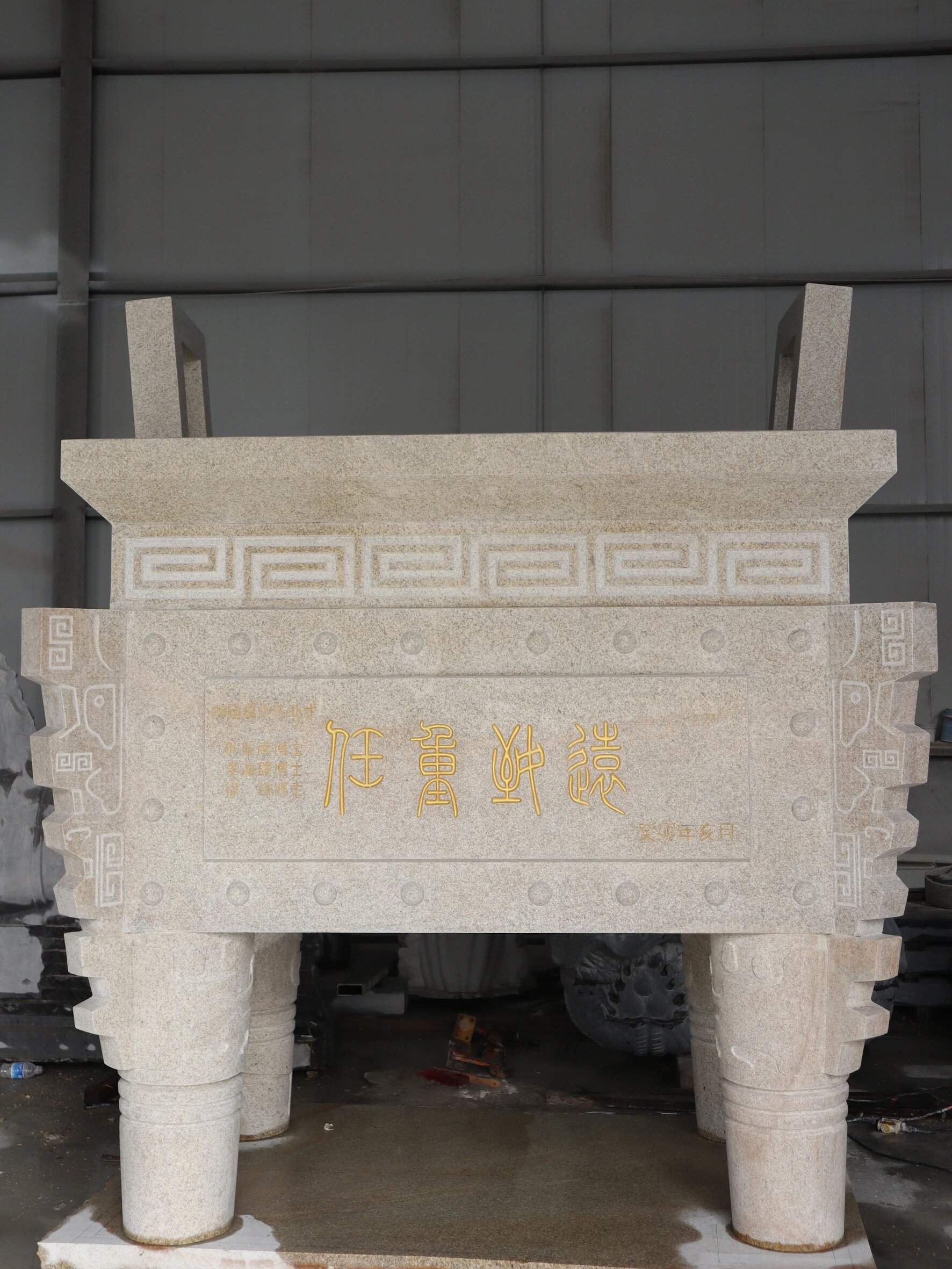 辉煌传承:鼎盛千秋石鼎,赋予校园新灵魂