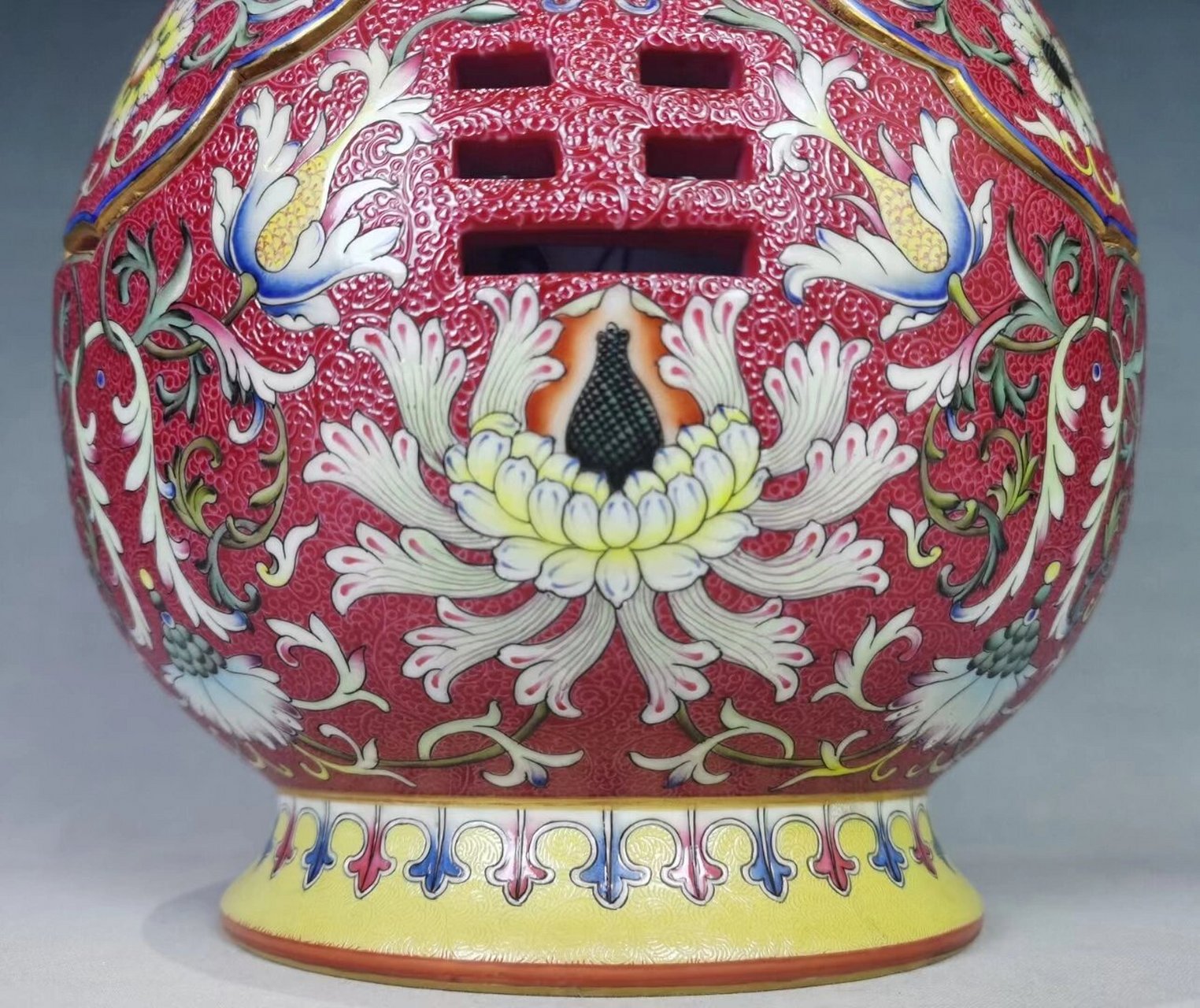 乾隆洋彩交泰转心瓶 乾隆高货重器放漏,喜欢联系.