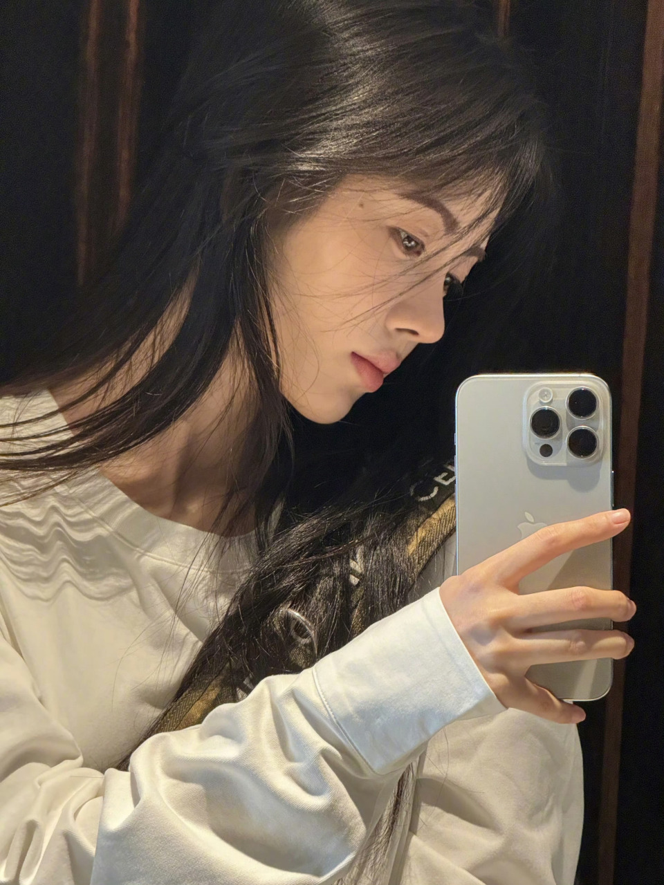 鞠婧祎更新自拍#  鞠婧祎宝贝美92让人安心 又多了几个自拍姿势
