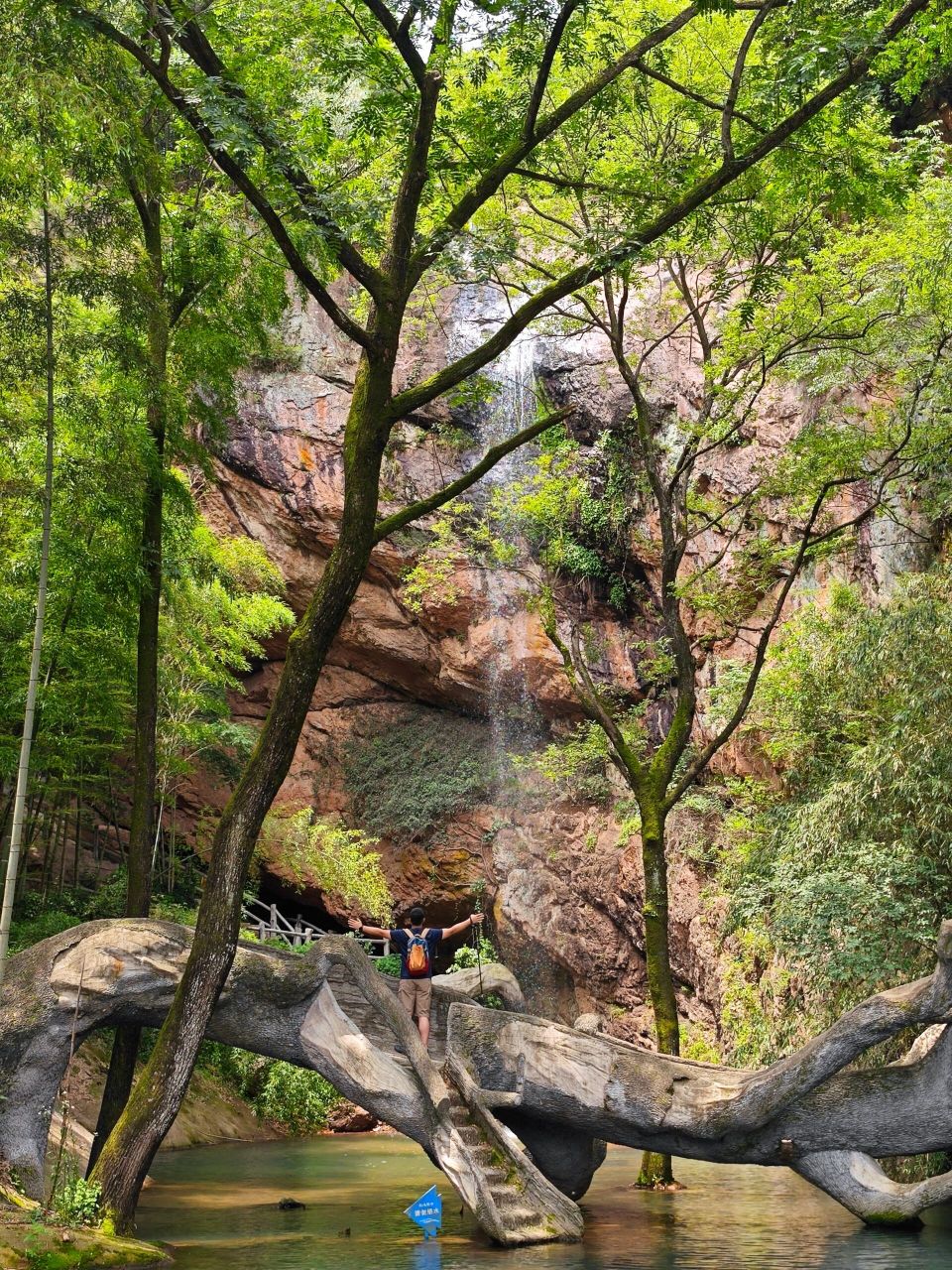 舒城滴水岩 721595从市区出发,导航舒城县滴水岩风景区,约一个