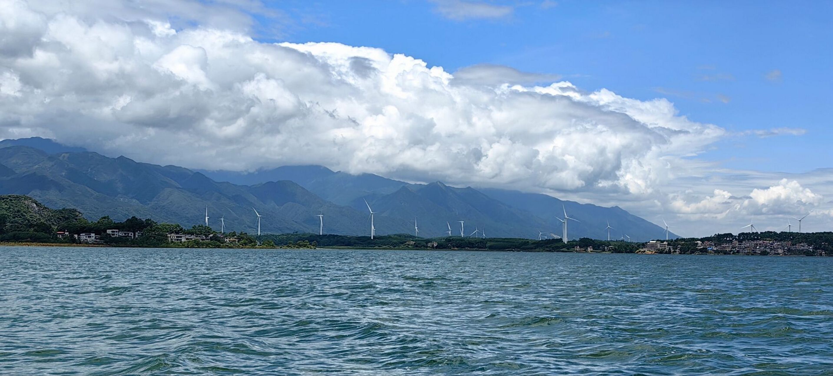 富川的"洱海"龟石水库 导航富川老岭磅,这里的水非常美,可以坐船,30块