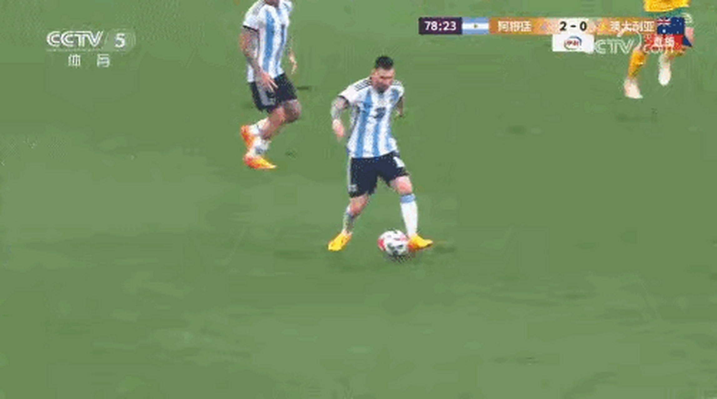 不懂就问,为什么梅西的身材明明看起较为矮小,看过去也没啥肌肉感