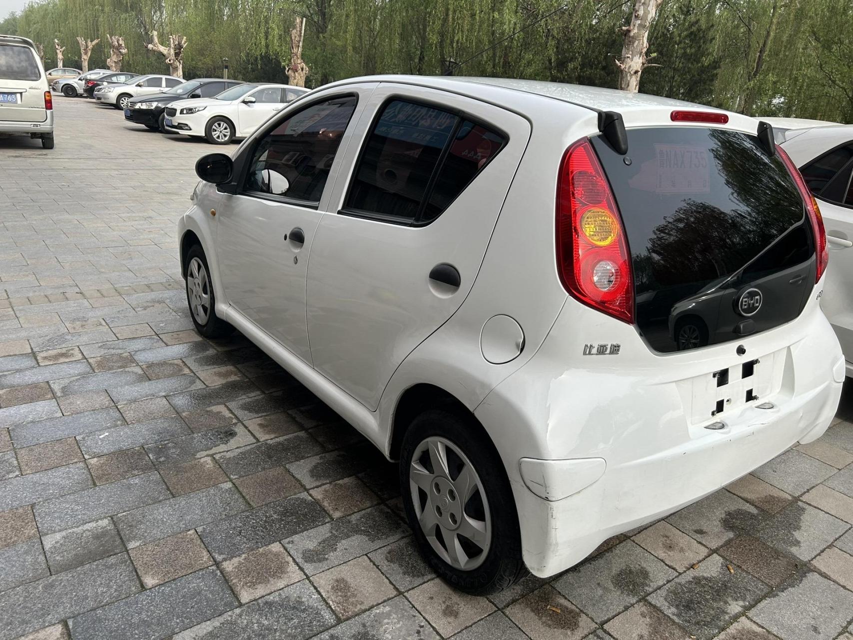 18年个人一手车,比亚迪f0 自动挡 全车原版  实表三万公里  保险25-2