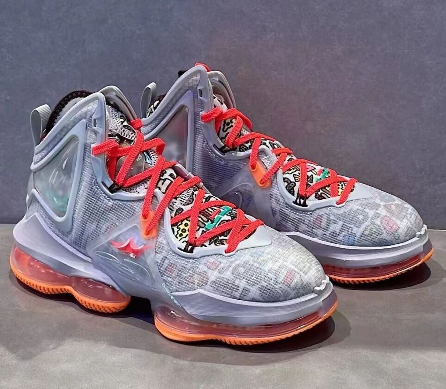 惊艳全场的詹姆斯19代来啦 鞋款名称 nike lebron 19ep" fast ood "