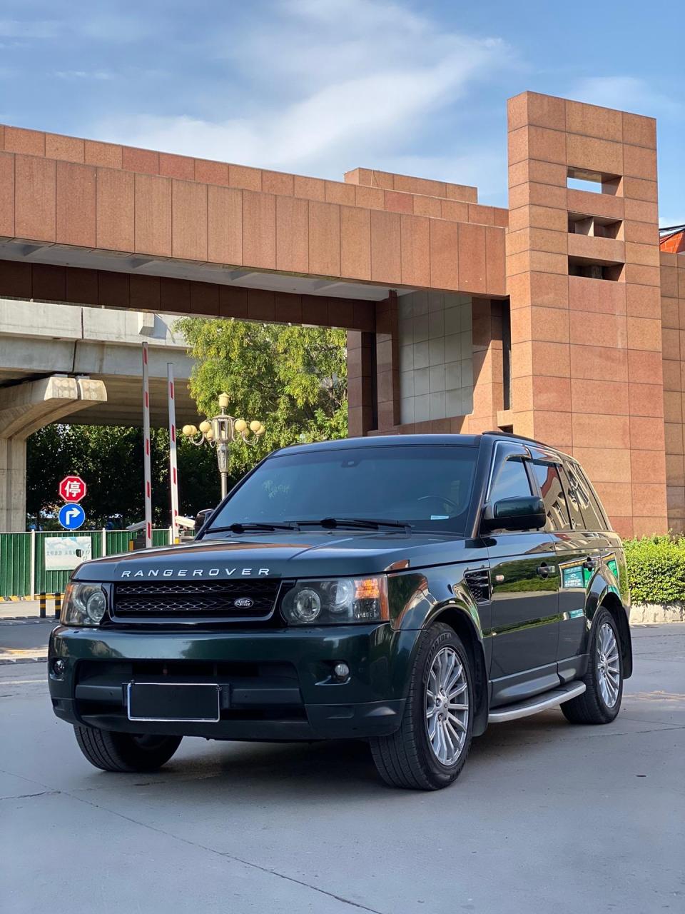 2011年路虎揽胜运动版,3.0t柴油,全车原版原漆,15.5开回家!