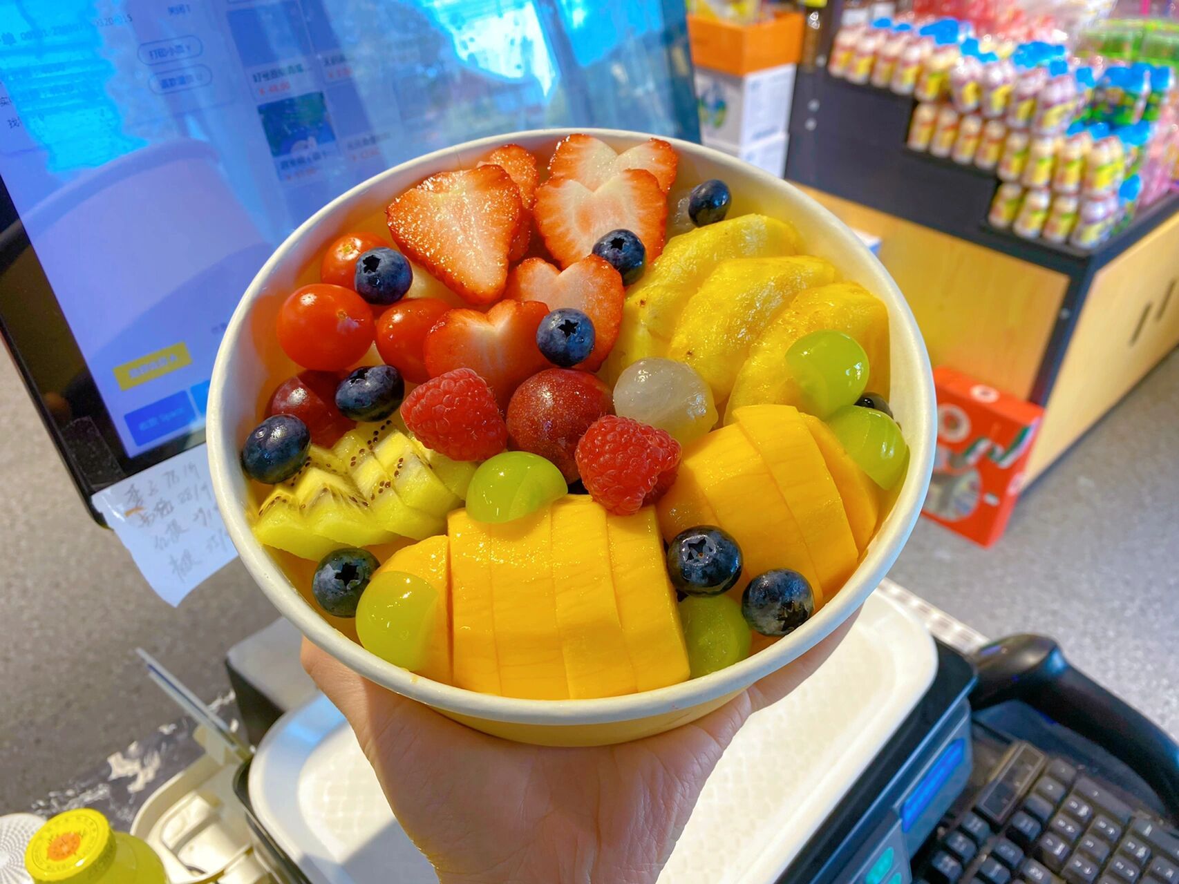 网红水果店日常果切拼盘样品图出来啦97 喜欢吃哪个,把图发给老板看