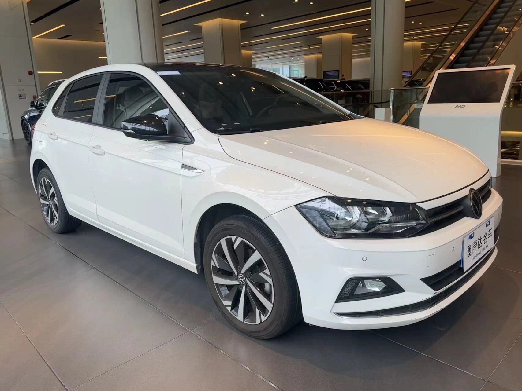 大众polo 2021款自动潮酷智尊版(8.2万) 22年11月,约7000公里 车价8.