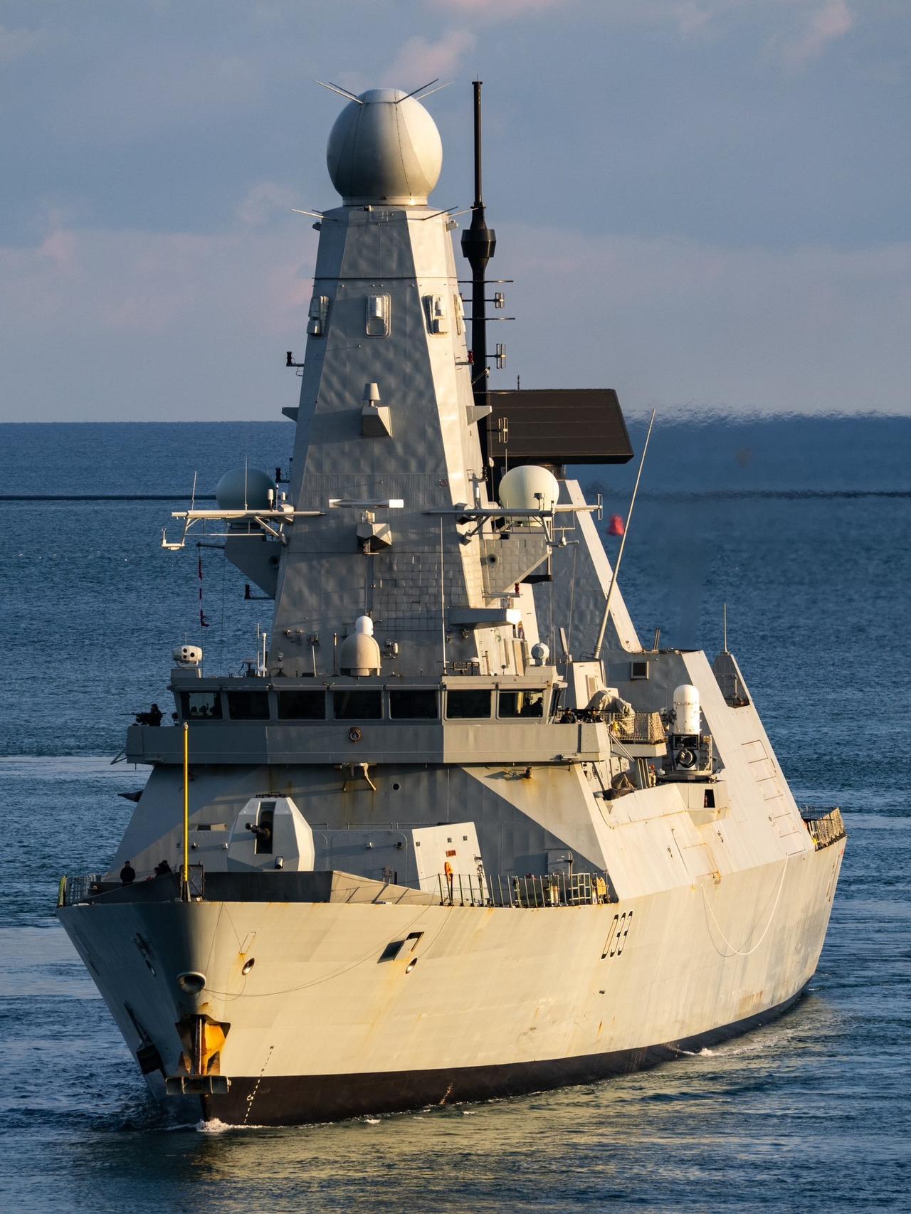 英国海军45型导弹驱逐舰d33"无畏"号