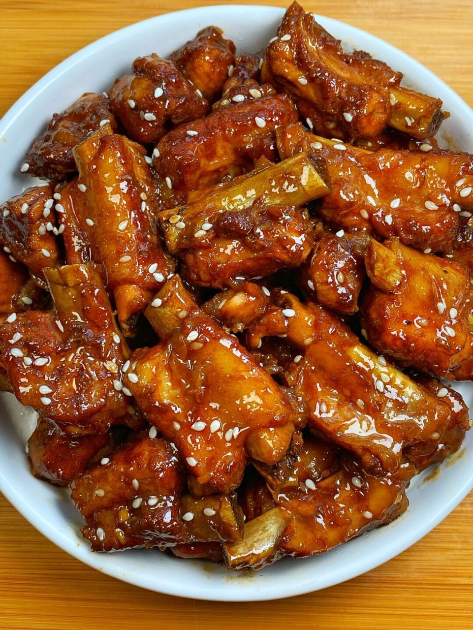 今天分享家常版的陈皮糖醋排骨,简单又好吃,酸甜可口,无需自己调酱汁
