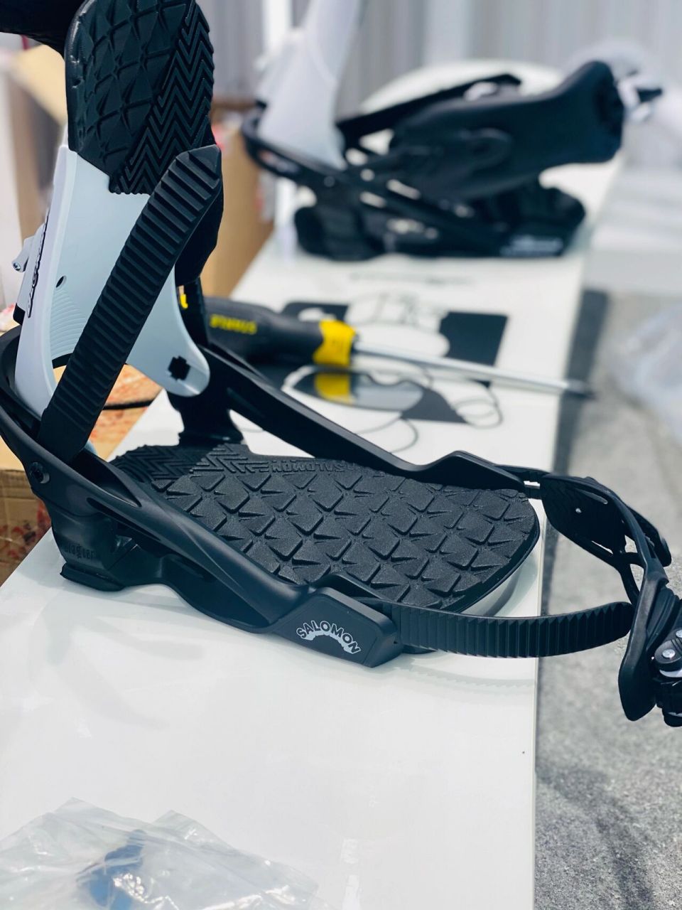 日本限定 salomon x bearbrick单板 滑雪板买的时候还没涨价