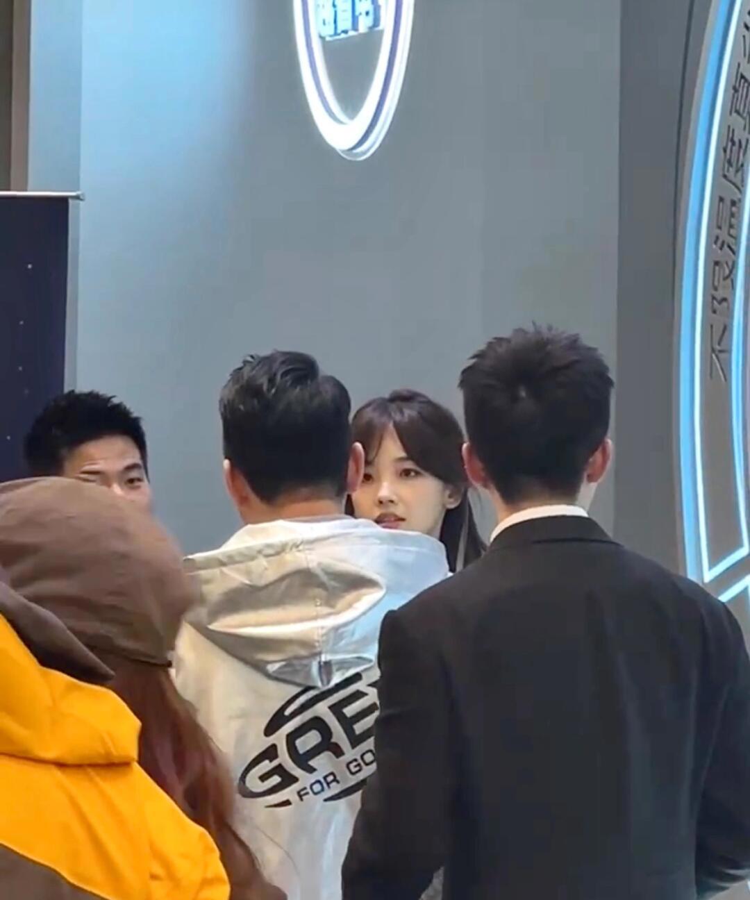 来逛awe展,发现格力开始走"听劝"路线了 还偶遇了王冰冰和董宇辉