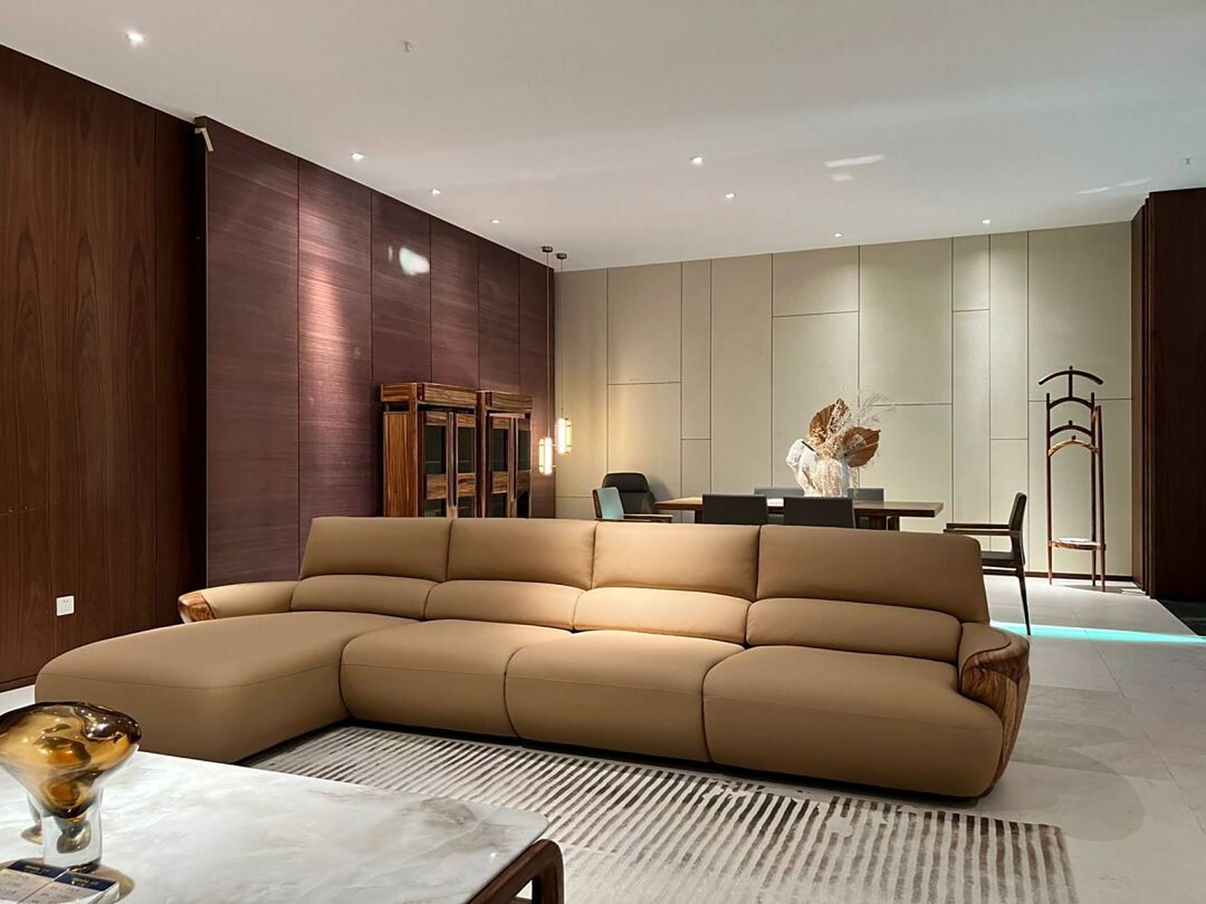 汉莎乌金木沙发 买家具就像娶老婆, 你要材质好(身材好), 款式好(长的