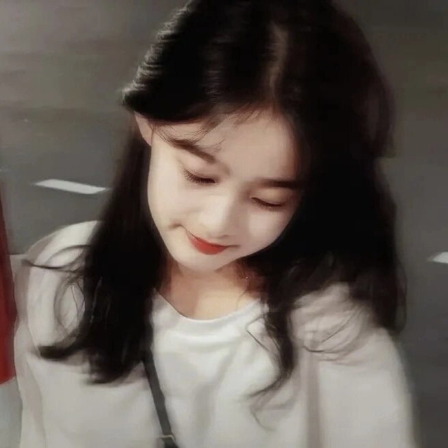 氛围感女生头像模糊感