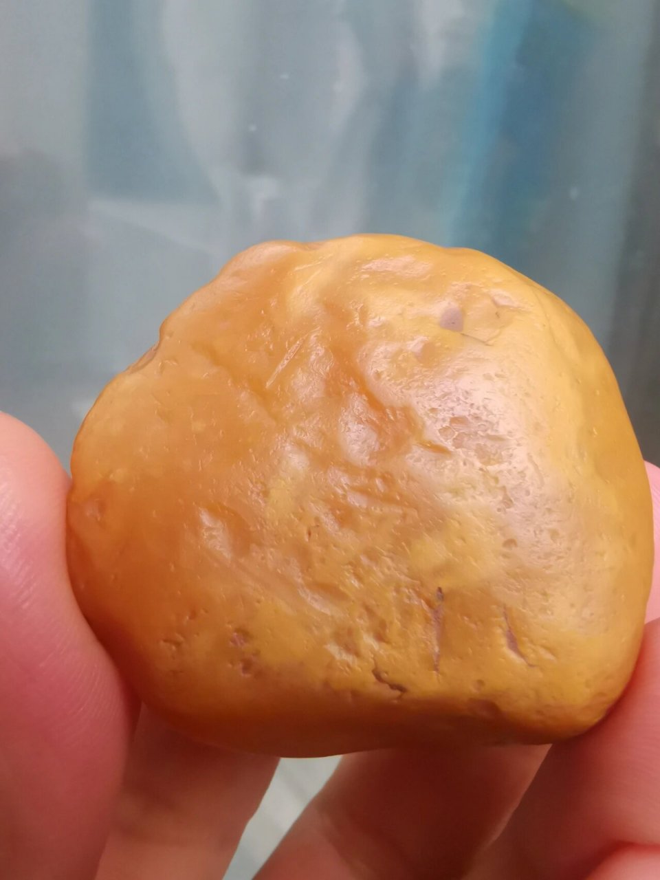 1克田黄原籽—顶级寿山田黄冻石《原石》,自然形非常完整,做摆件可切
